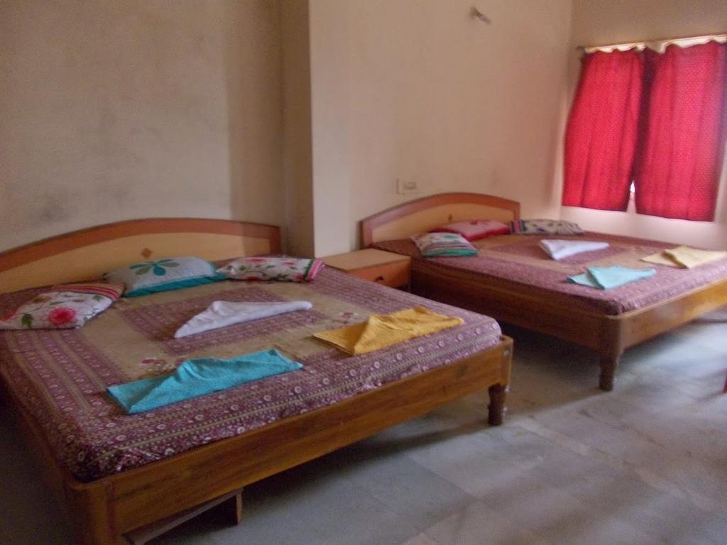 Rishaan Guest House Puri Rom bilde