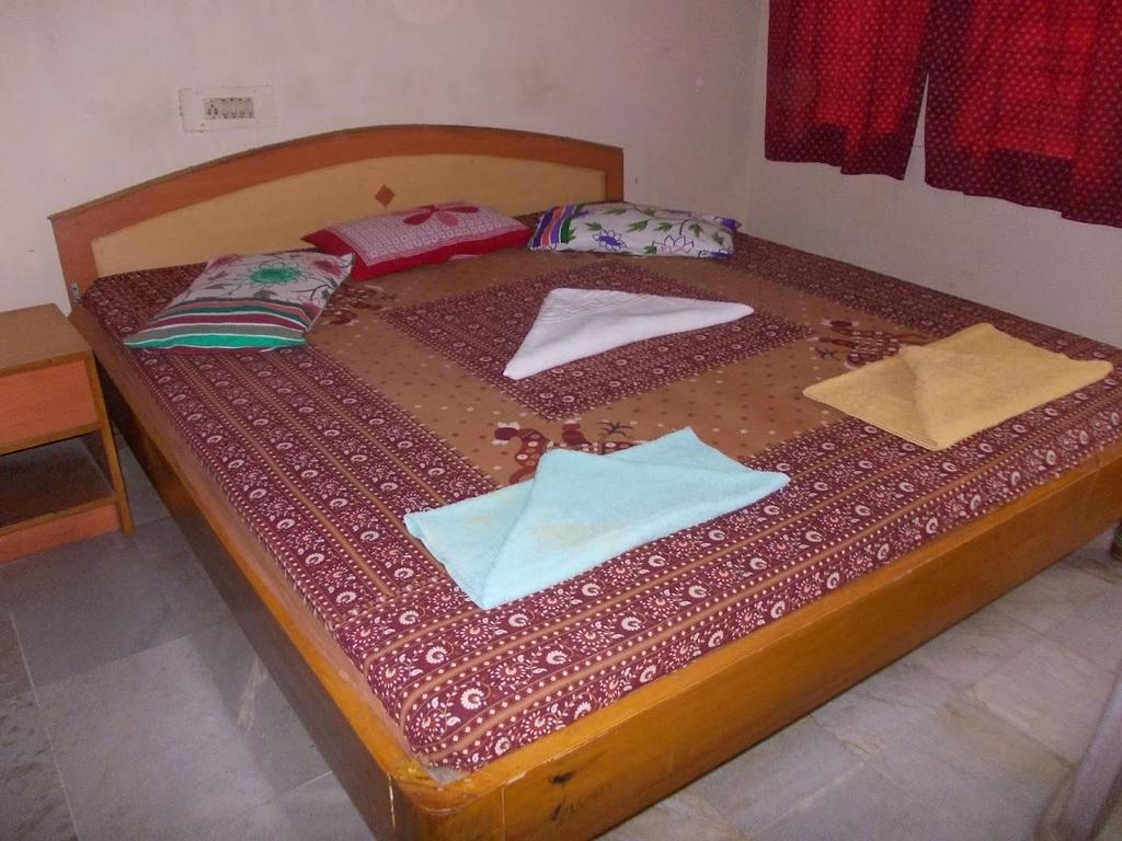 Rishaan Guest House Puri Rom bilde