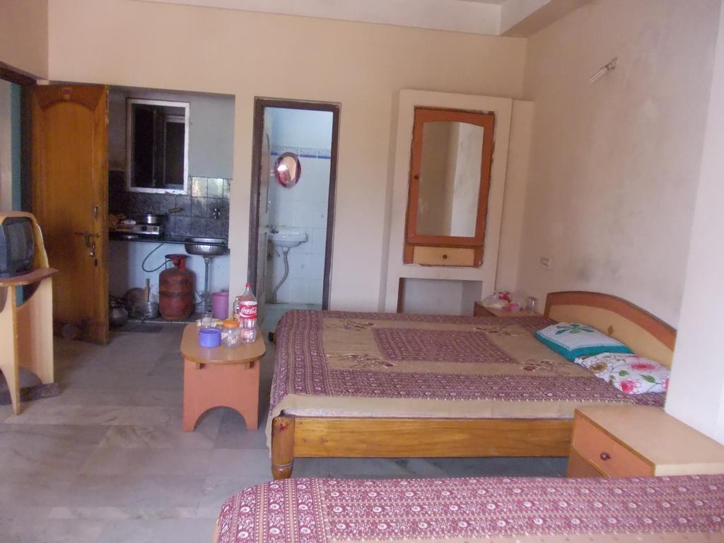 Rishaan Guest House Puri Rom bilde